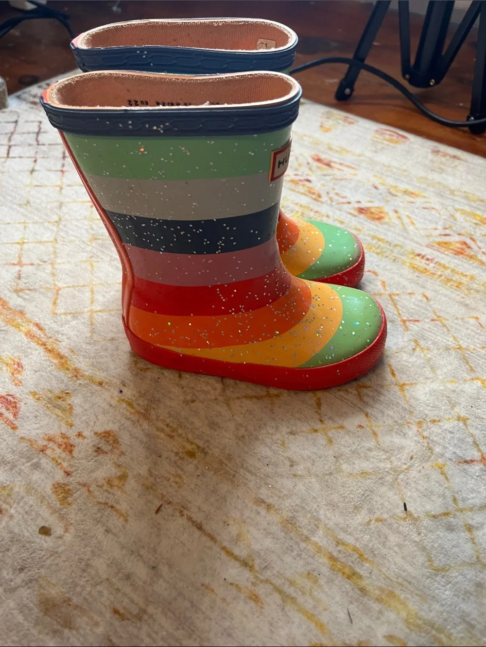 NEW Hunter sparkly rainbow boots size 6/7